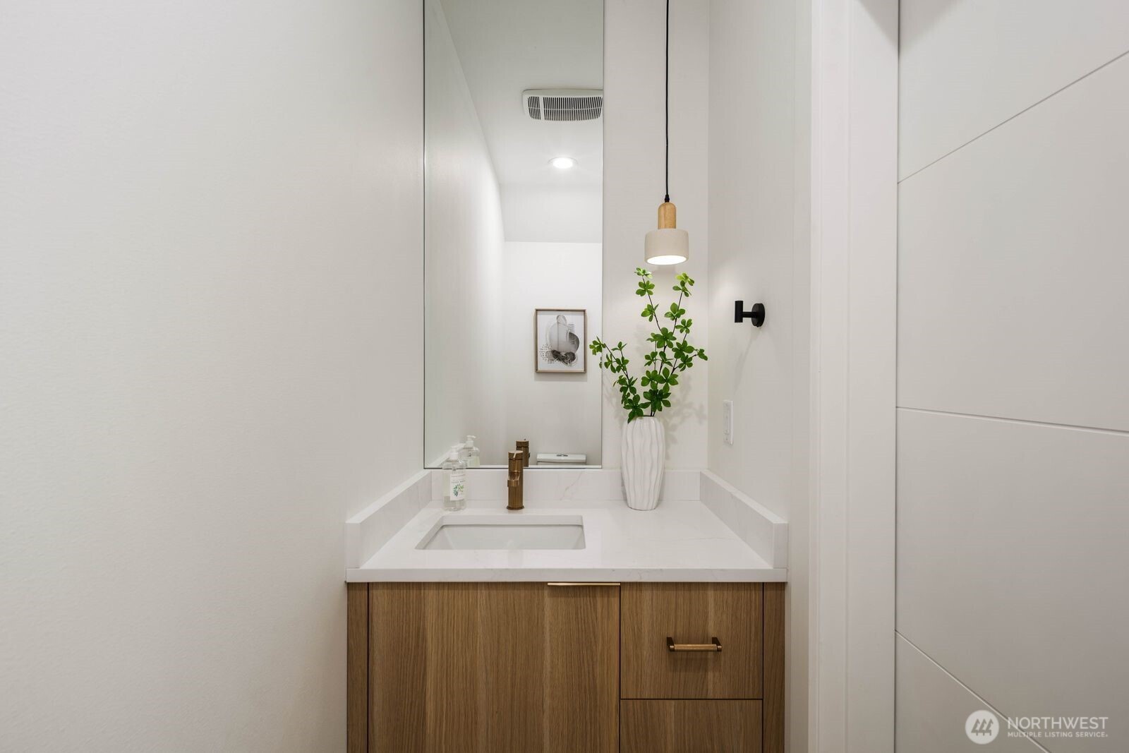 939 N 87th Street #A, Seattle, WA 98103