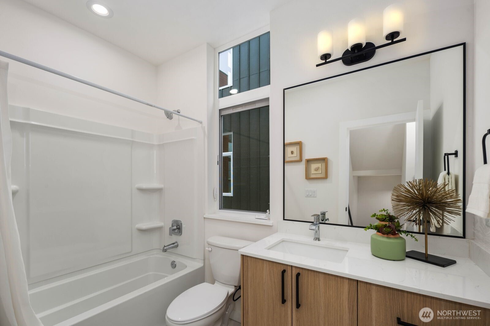 548 S Cloverdale Street #A, Seattle, WA 98108