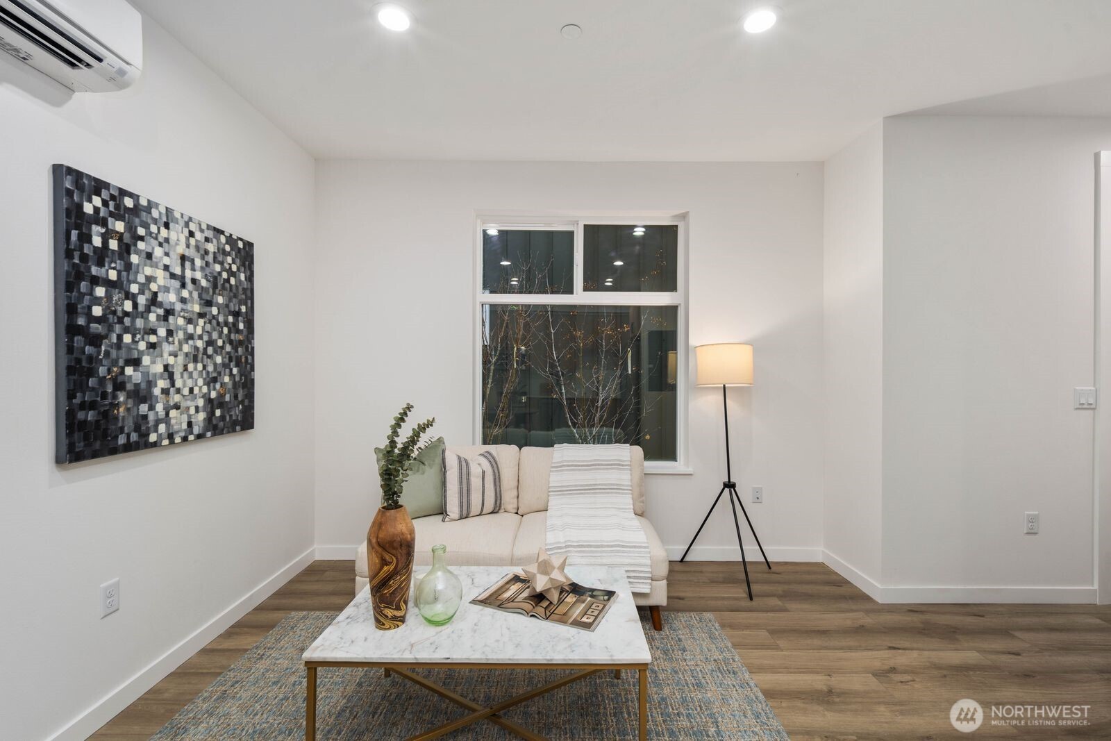 548 S Cloverdale Street #B, Seattle, WA 98108