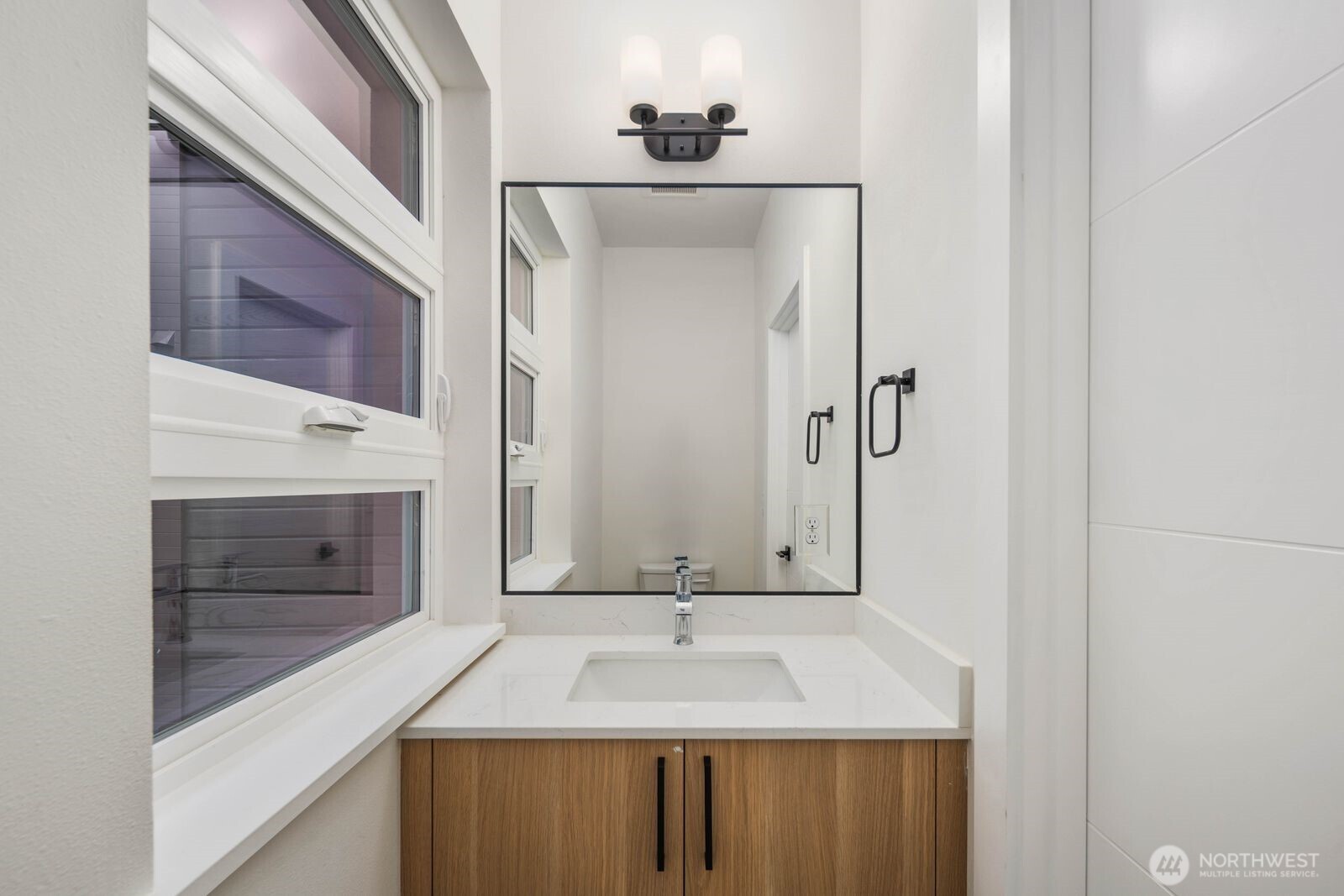 548 S Cloverdale Street #D, Seattle, WA 98108