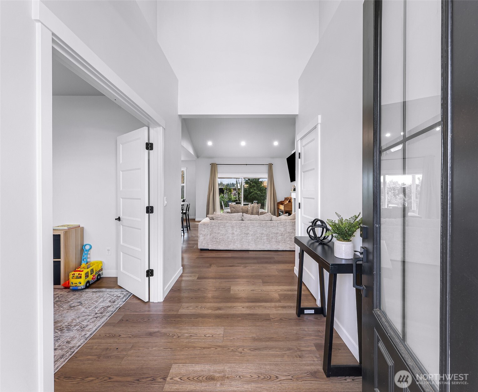 809 Pine Crest Drive , Everson, WA 98247