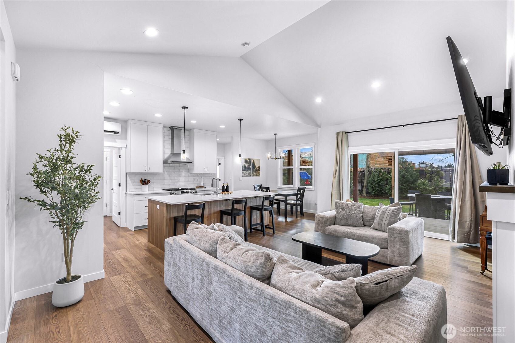 809 Pine Crest Drive , Everson, WA 98247