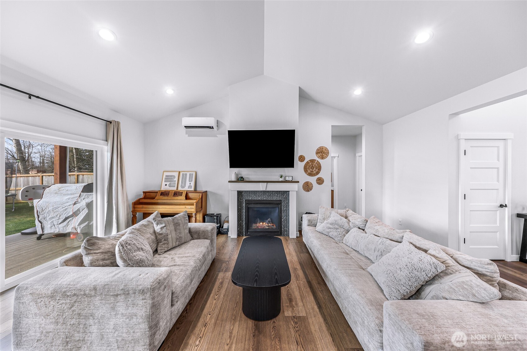 809 Pine Crest Drive , Everson, WA 98247