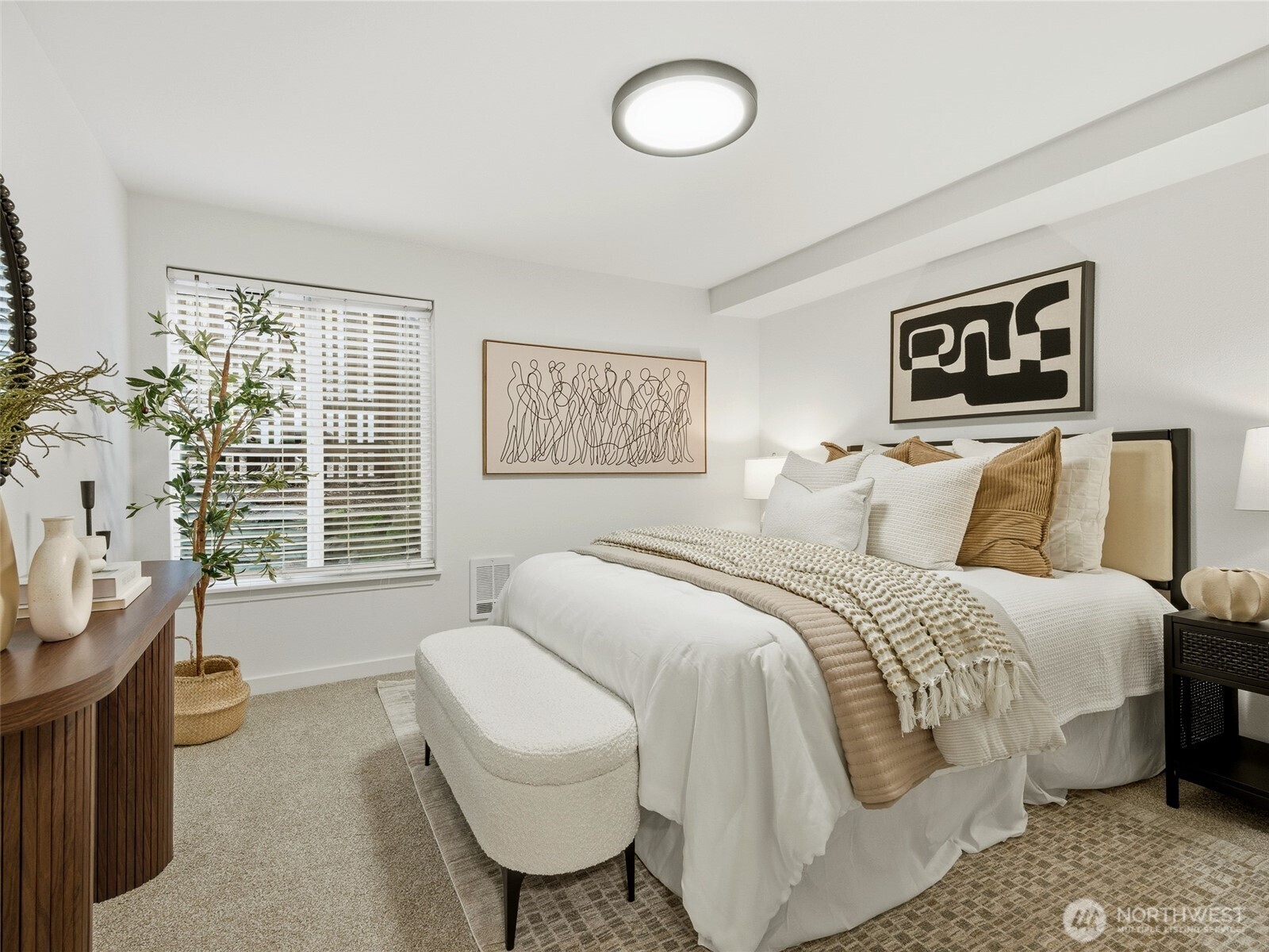 3661 Phinney Avenue N #107, Seattle, WA 98103