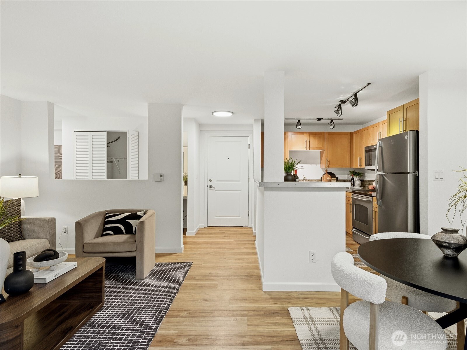 3661 Phinney Avenue N #107, Seattle, WA 98103