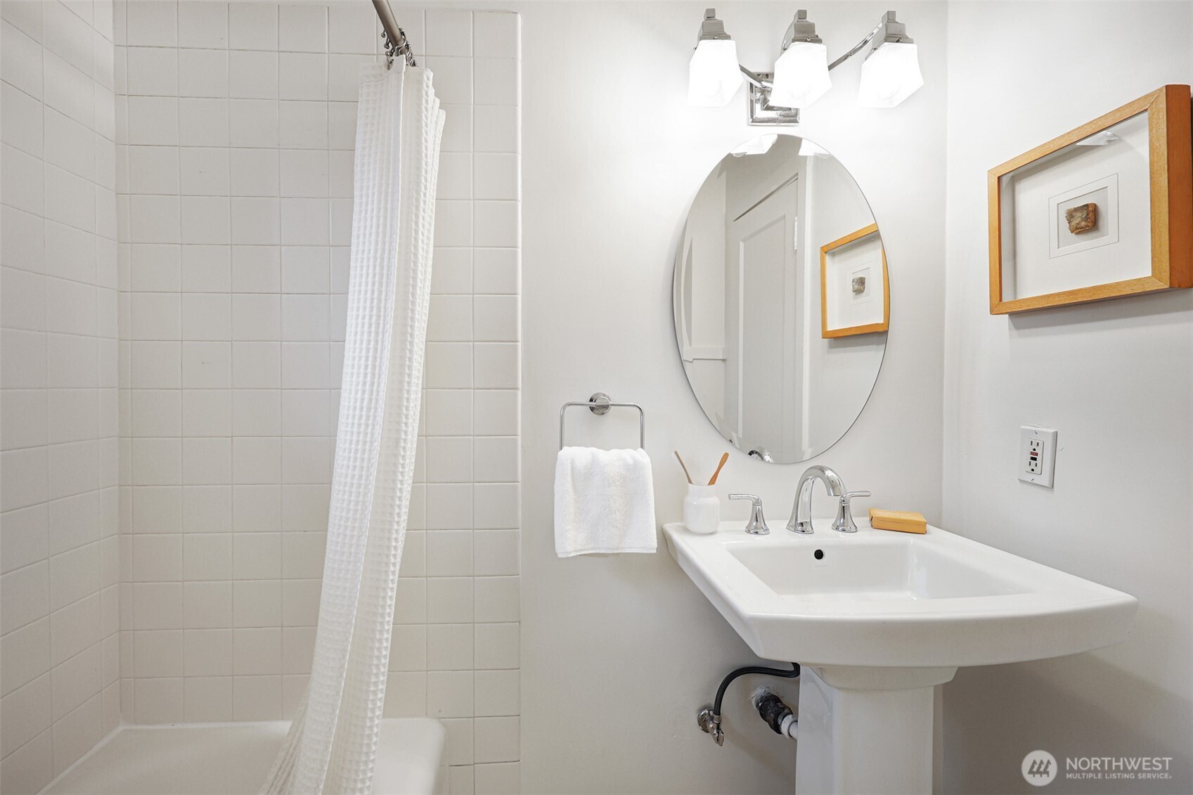 4001 NE 57th Street , Seattle, WA 98105