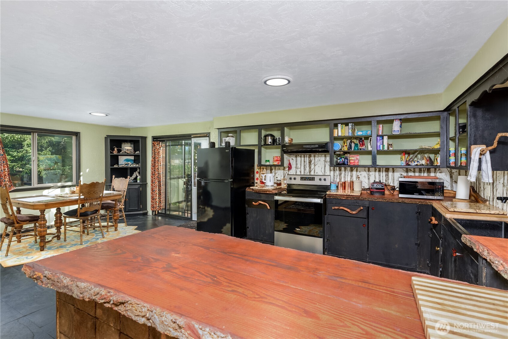 323 Hulse Road , Port Angeles, WA 98362