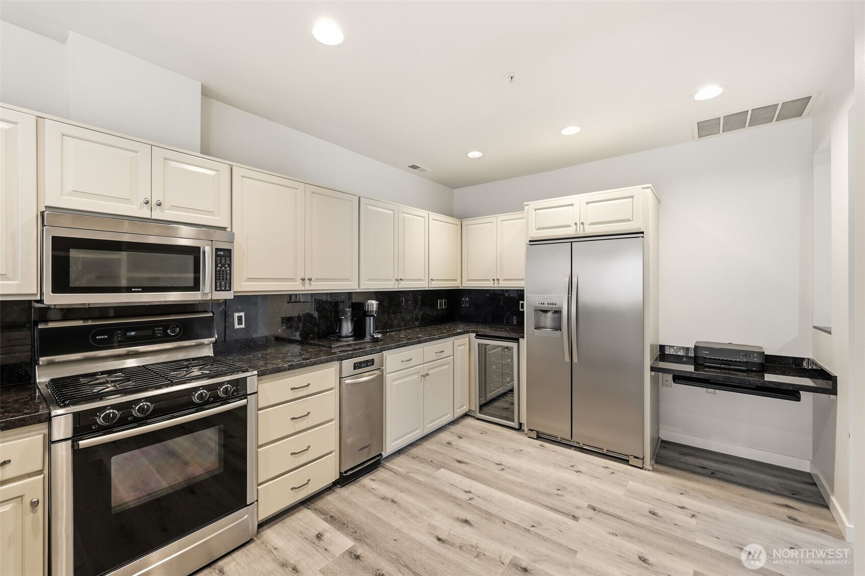 22005 6th Avenue S #312, Des Moines, WA 98198