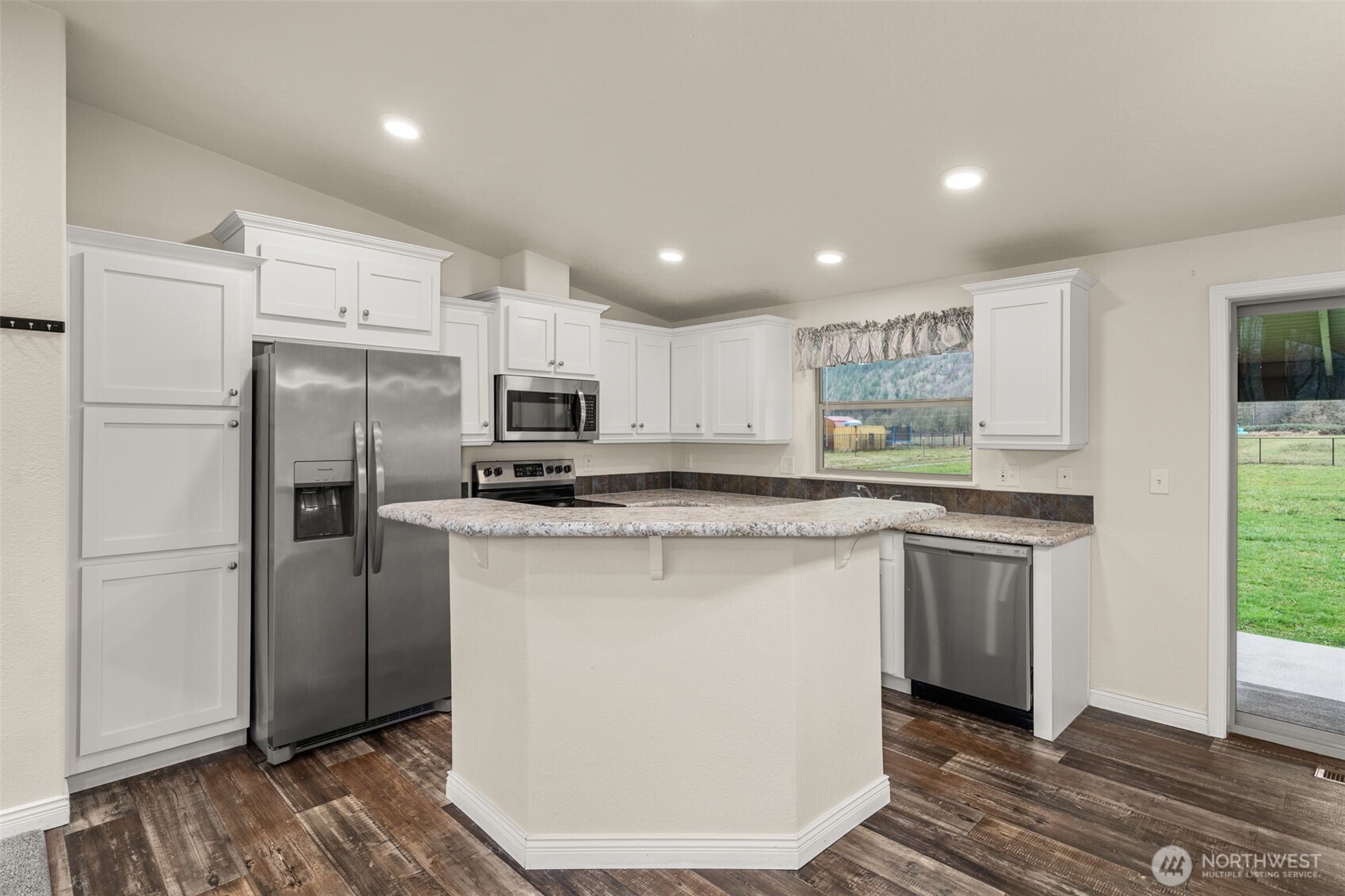 216 Mossyrock Rd West , Mossyrock, WA 98564