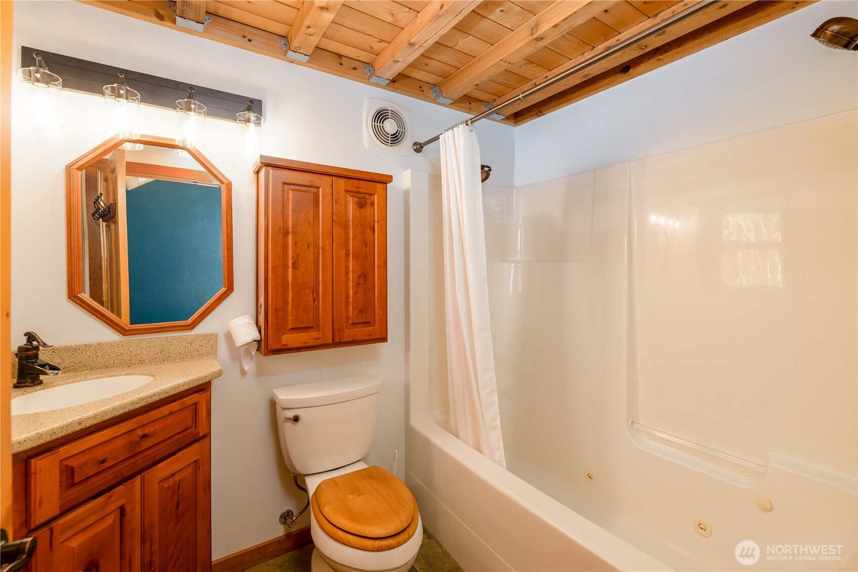 51 Gunn Road , Port Angeles, WA 98362