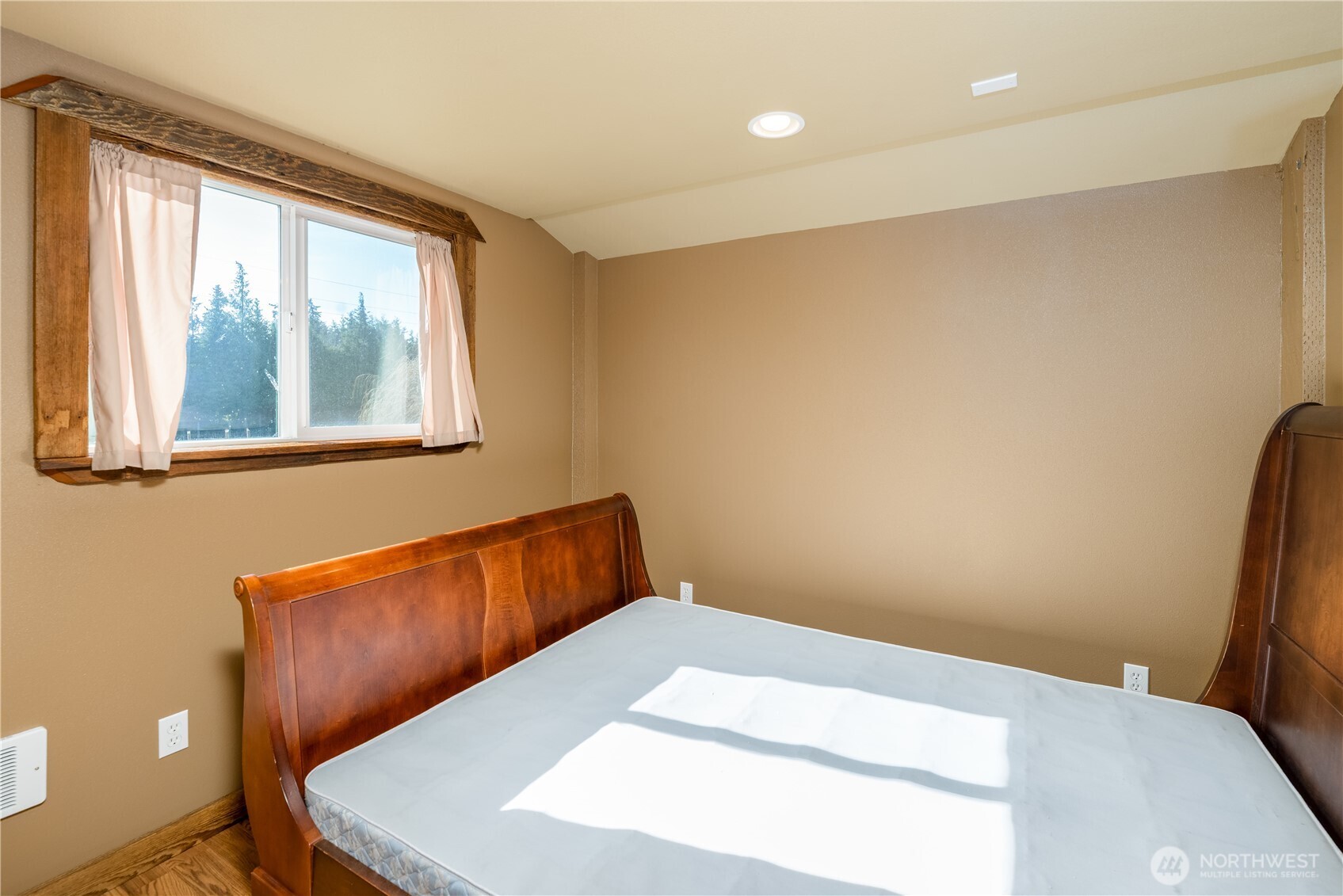 51 Gunn Road , Port Angeles, WA 98362