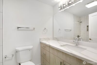 1028 Lakeview Boulevard E #4, Seattle, WA 98102 - Photo 18