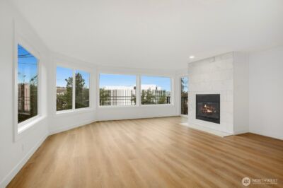 1028 Lakeview Boulevard E #4, Seattle, WA 98102 - Photo 3