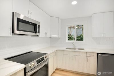 1028 Lakeview Boulevard E #4, Seattle, WA 98102 - Photo 8