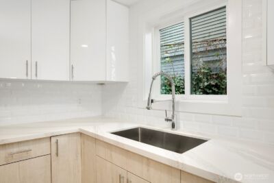 1028 Lakeview Boulevard E #4, Seattle, WA 98102 - Photo 10