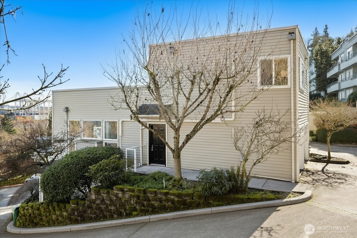 2325 Harbor Avenue SW #B1, Seattle, WA 98126-2076