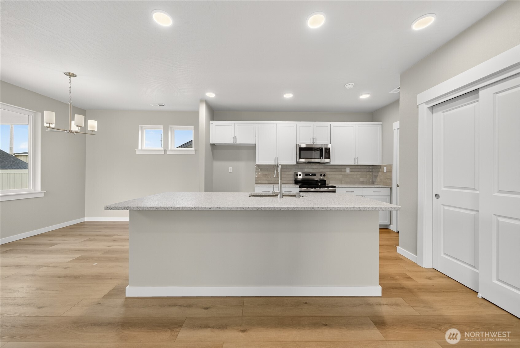 1203 Hickory Road , Moses Lake, WA 98837