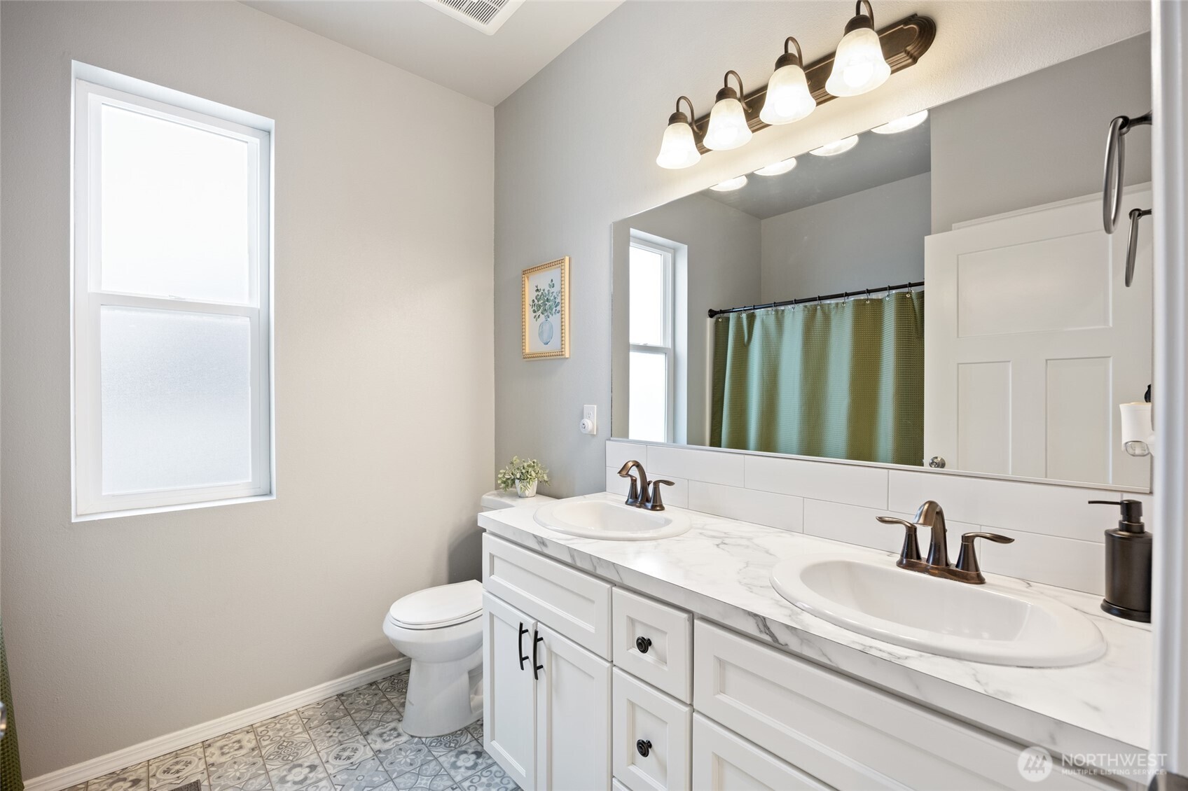 1512 S Madison Street , Moses Lake, WA 98837