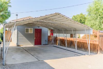 1218 N Ashland , East Wenatchee, WA 98802 - Photo 3