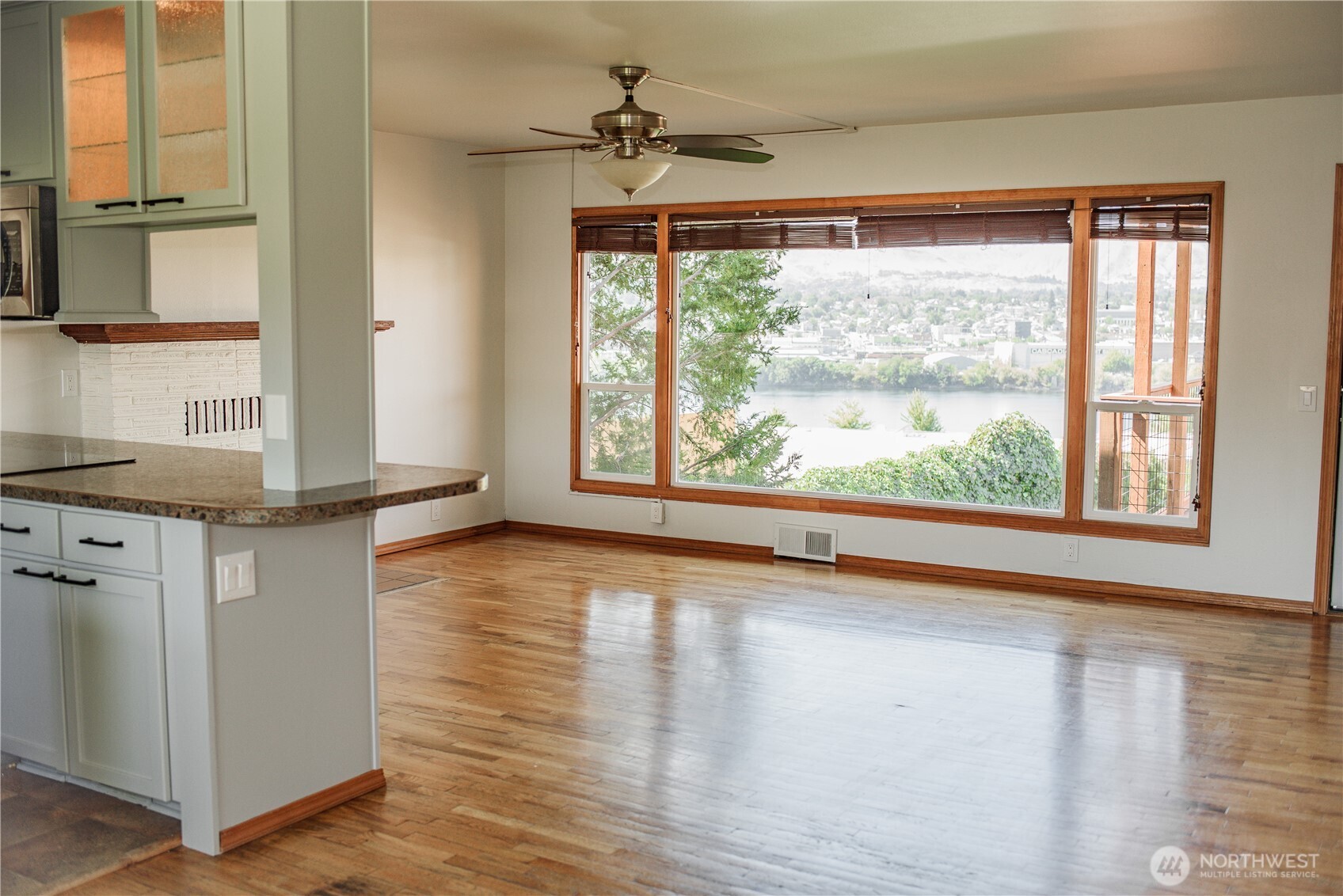 1218 N Ashland , East Wenatchee, WA 98802