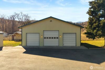 4195 Squilchuck Road , Wenatchee, WA 98801 - Photo 23