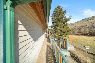 4195 Squilchuck Road , Wenatchee, WA 98801 - Photo 8