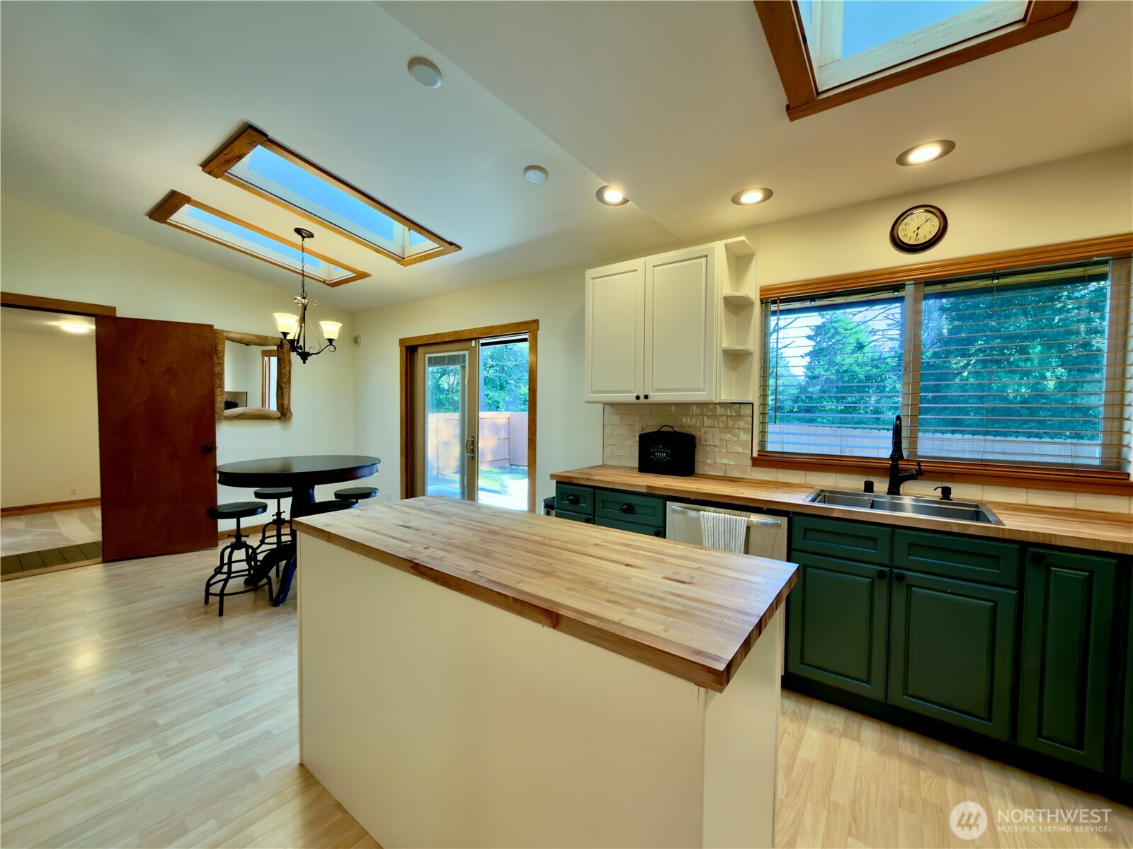 471 Kloshe Court SE, Ocean Shores, WA 98569