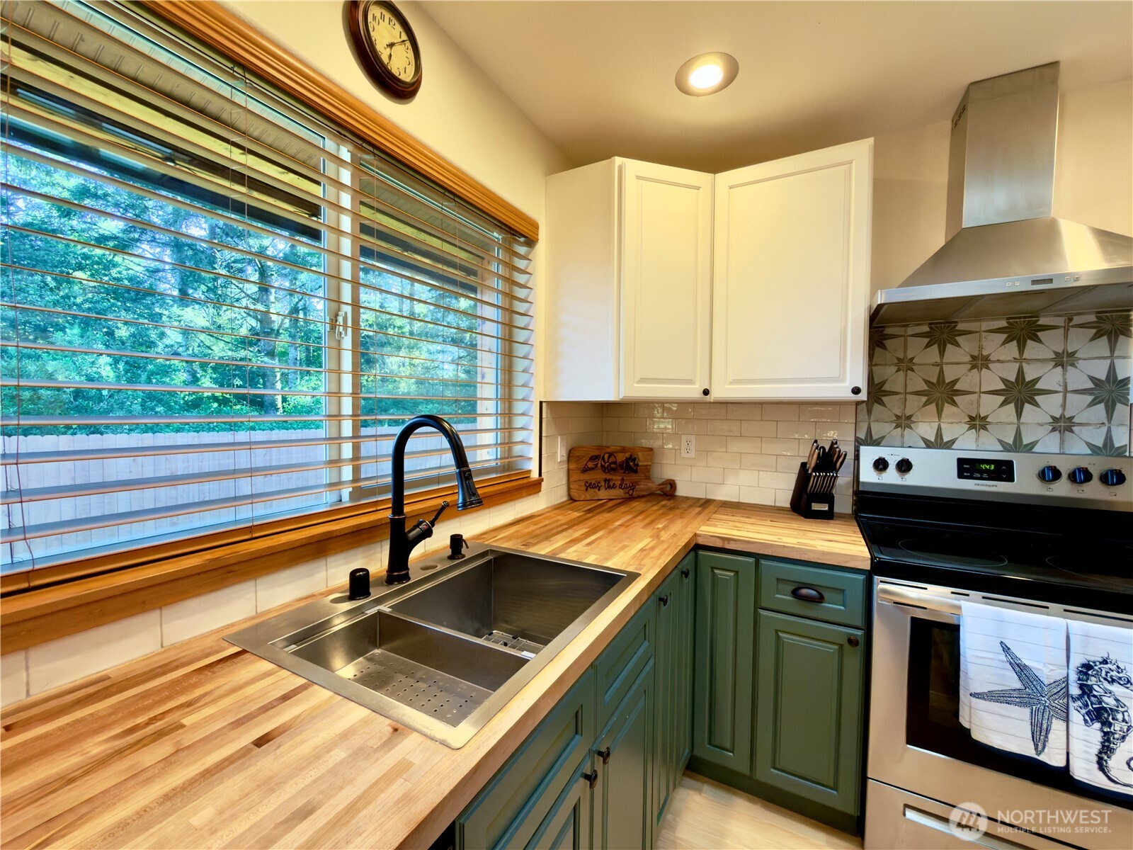 471 Kloshe Court SE, Ocean Shores, WA 98569