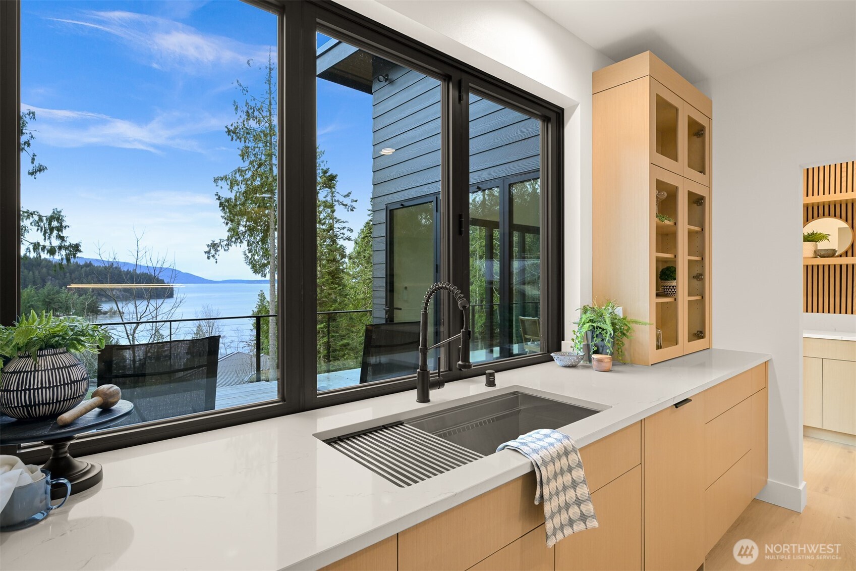 166 Soundview Drive , Bellingham, WA 98229