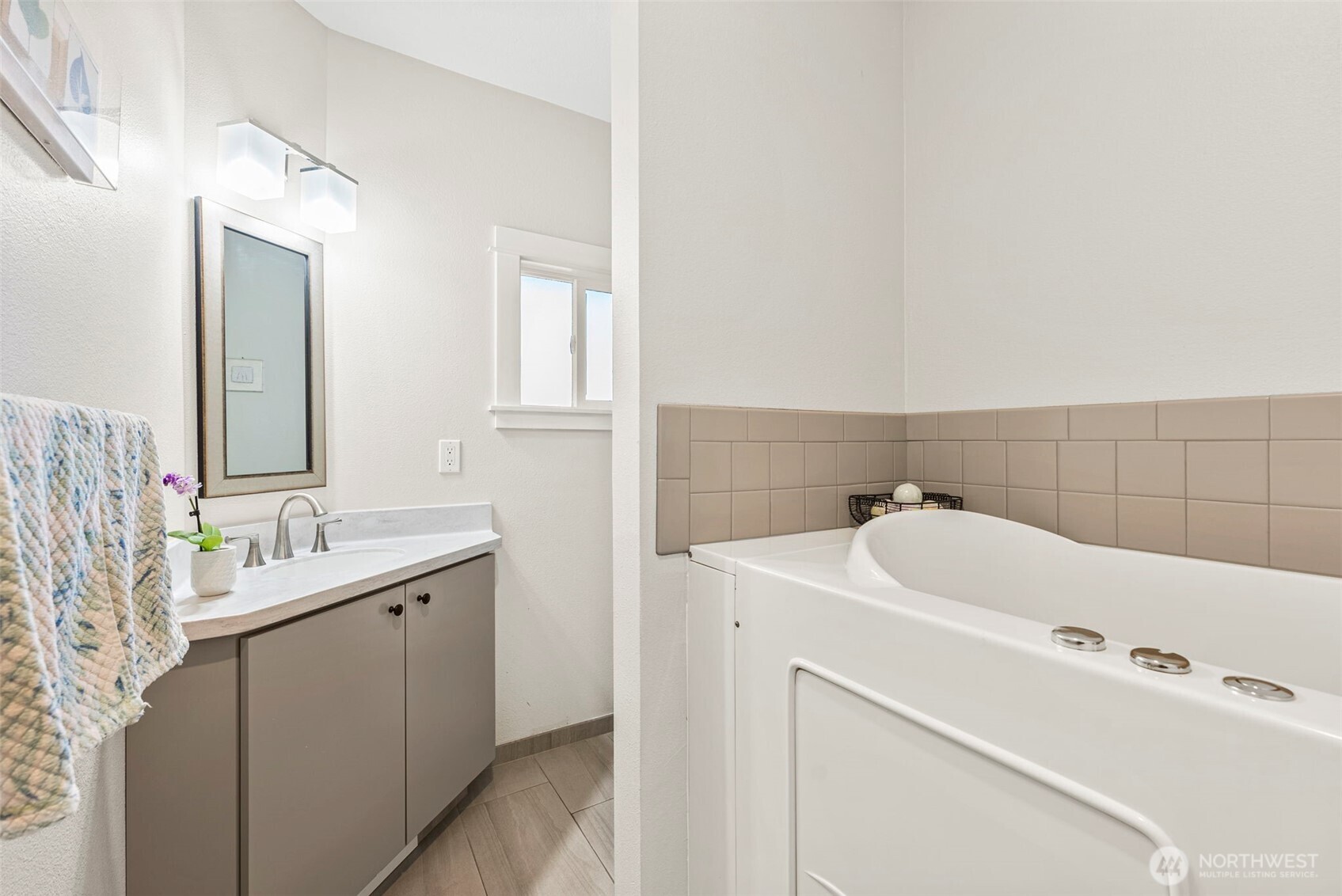 1816 Day Island Boulevard W, University Place, WA 98466