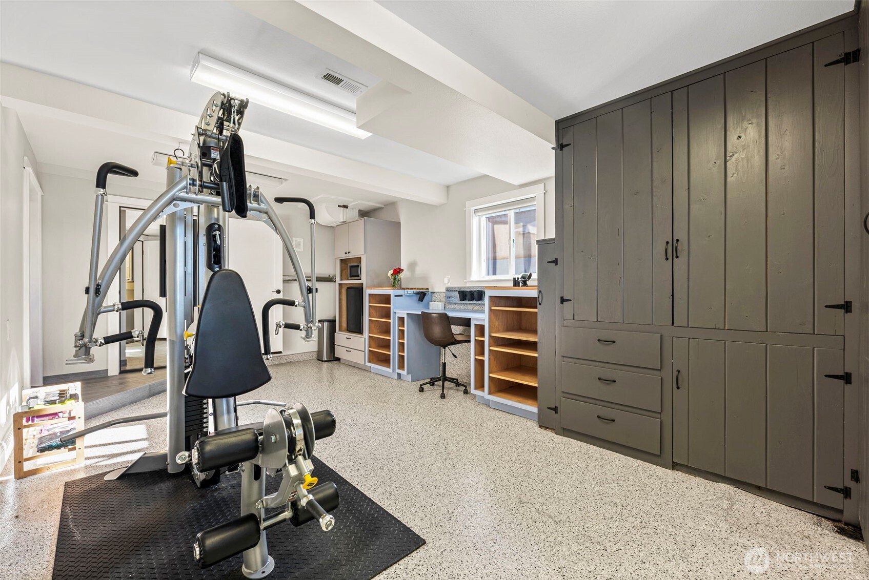 1816 Day Island Boulevard W, University Place, WA 98466