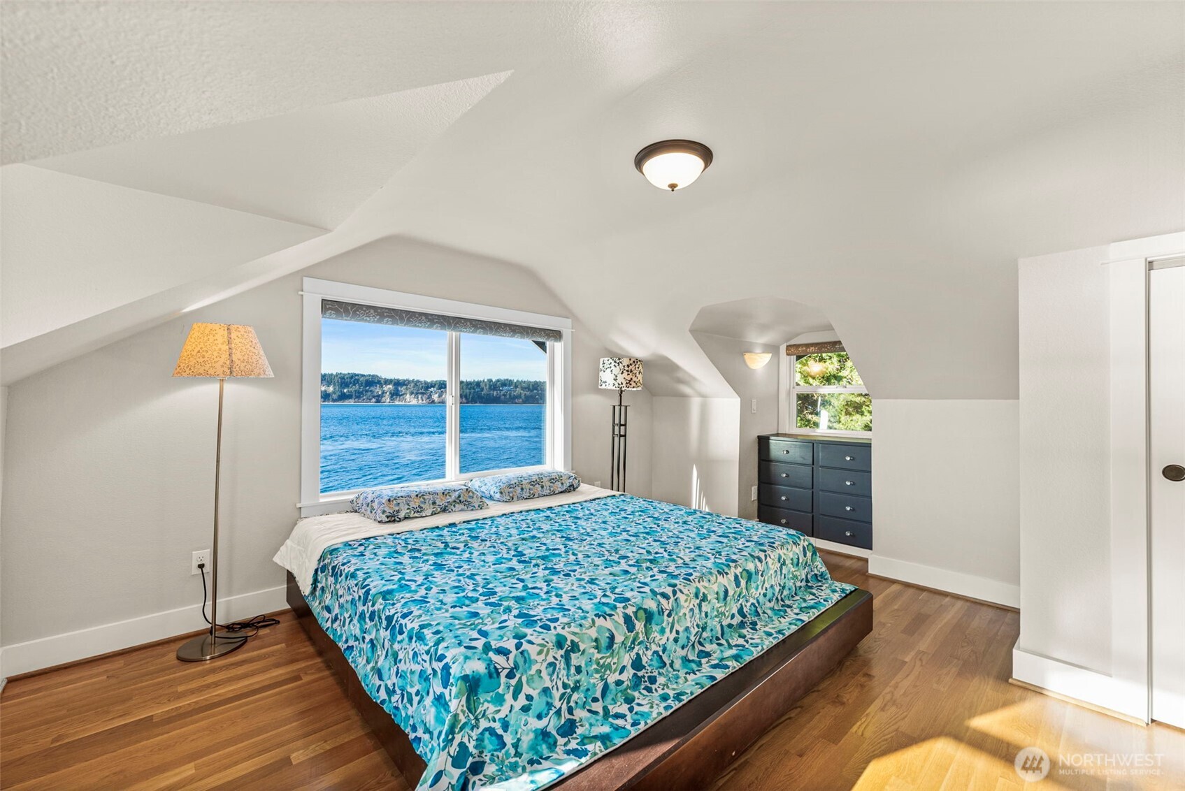 1816 Day Island Boulevard W, University Place, WA 98466