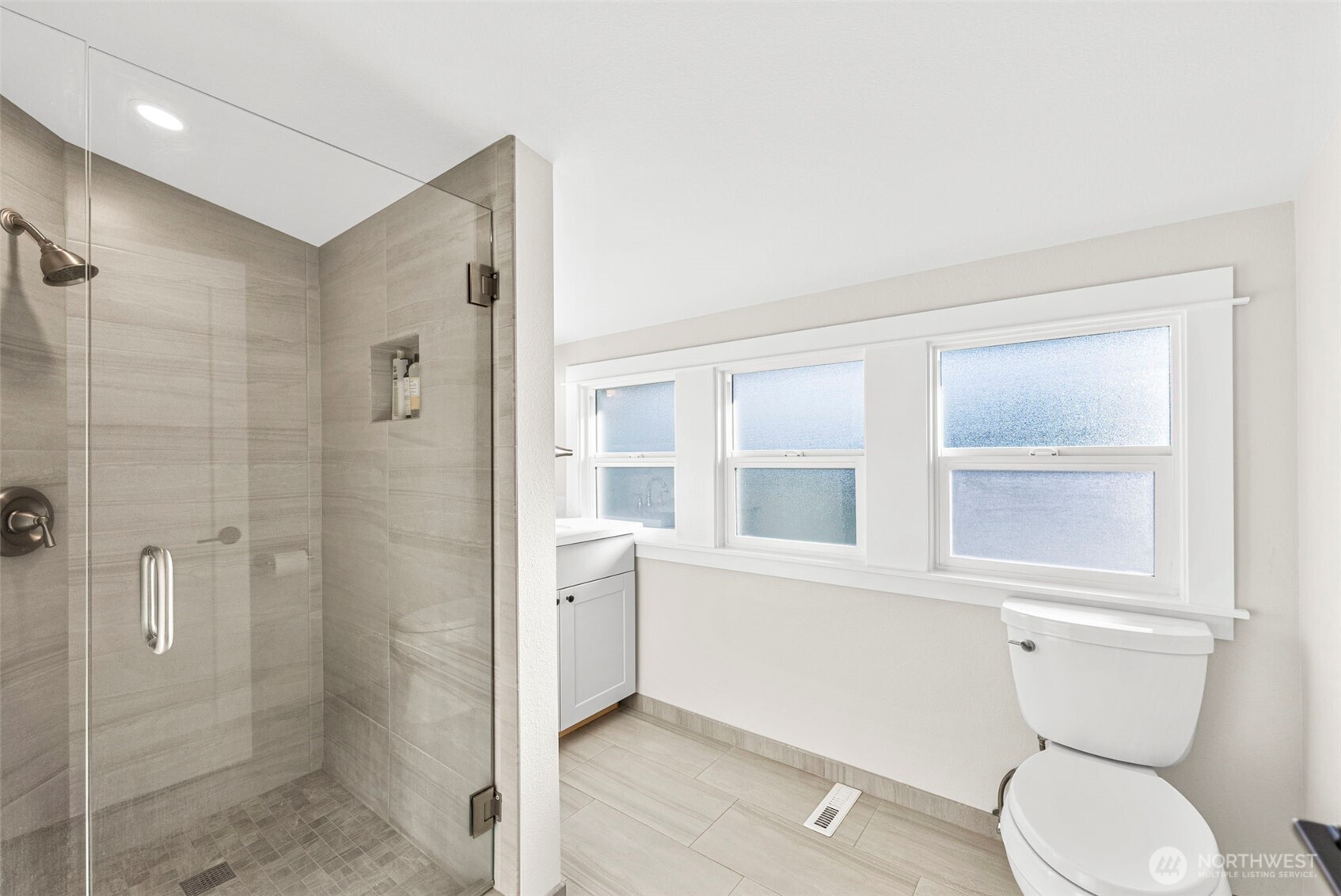 1816 Day Island Boulevard W, University Place, WA 98466