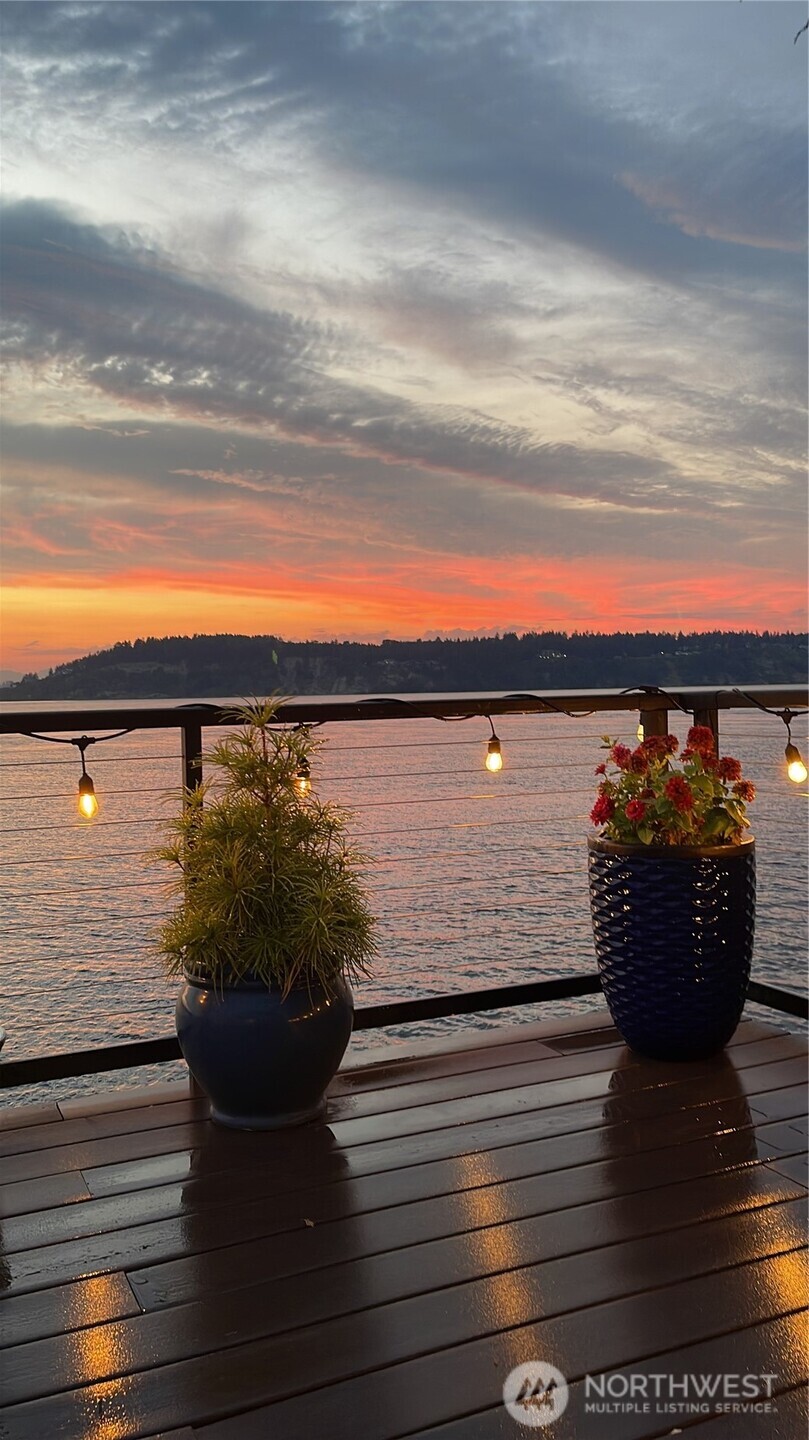 1816 Day Island Boulevard W, University Place, WA 98466