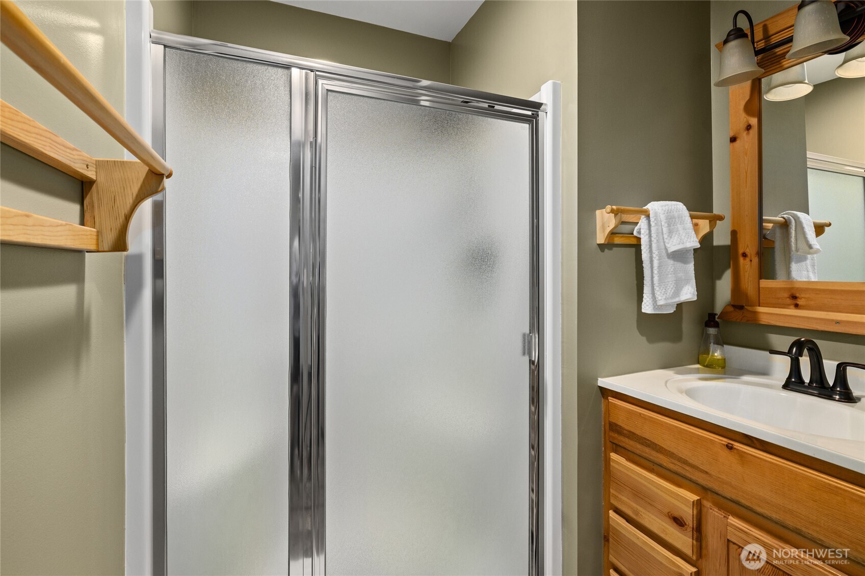 221 W Lakedale Drive , Ronald, WA 98940