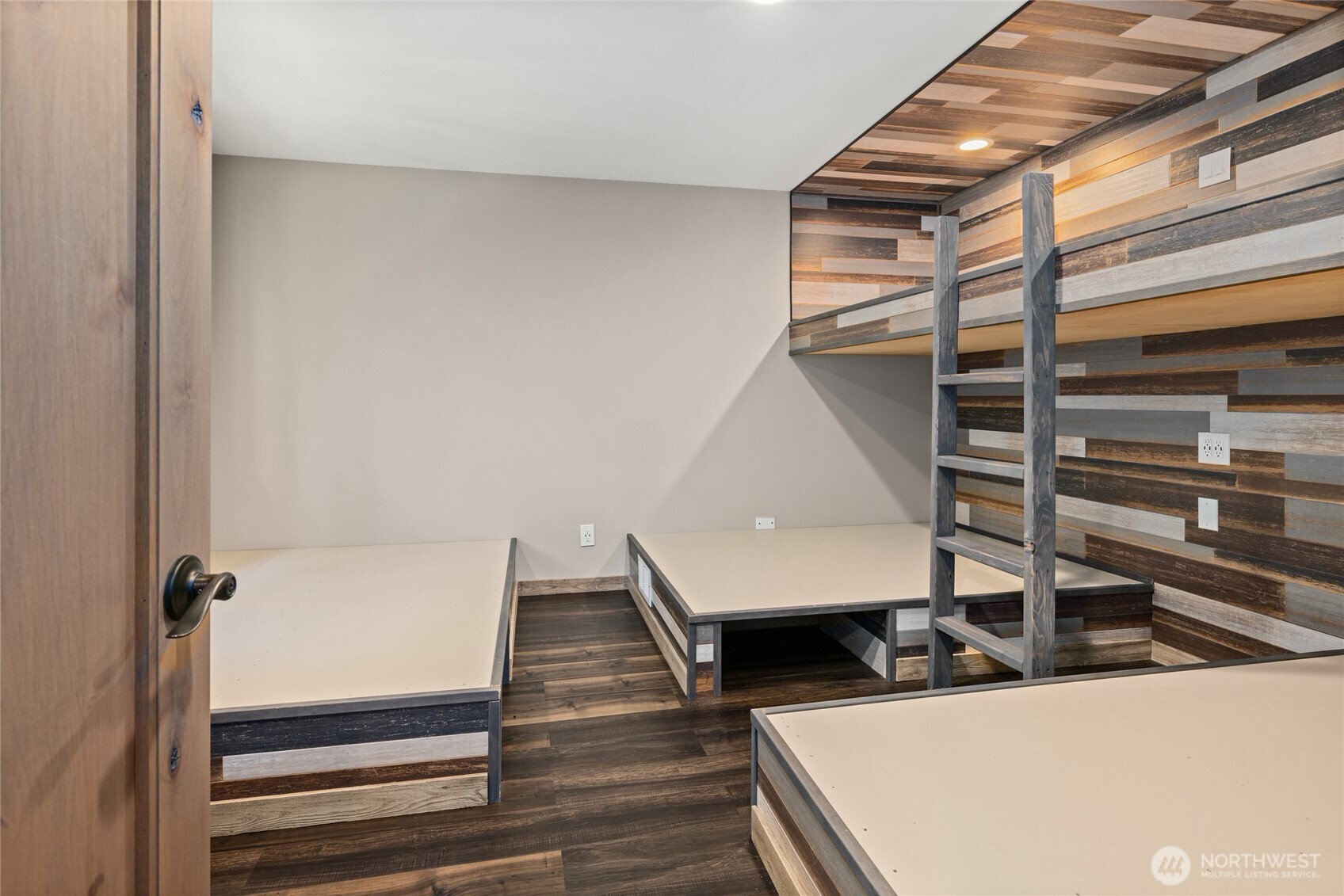 221 W Lakedale Drive , Ronald, WA 98940