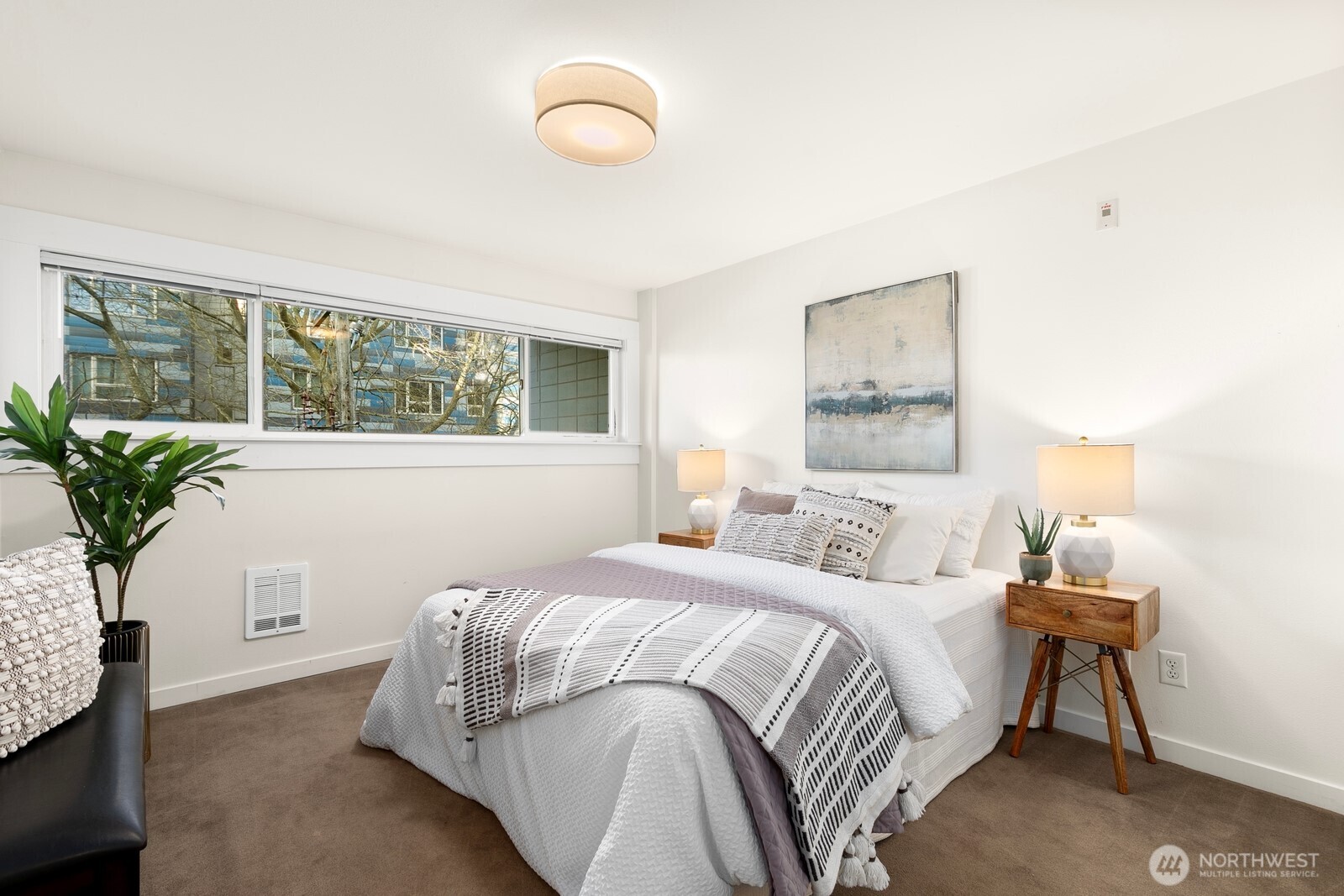 705 E Republican St #303, Seattle, WA 98012