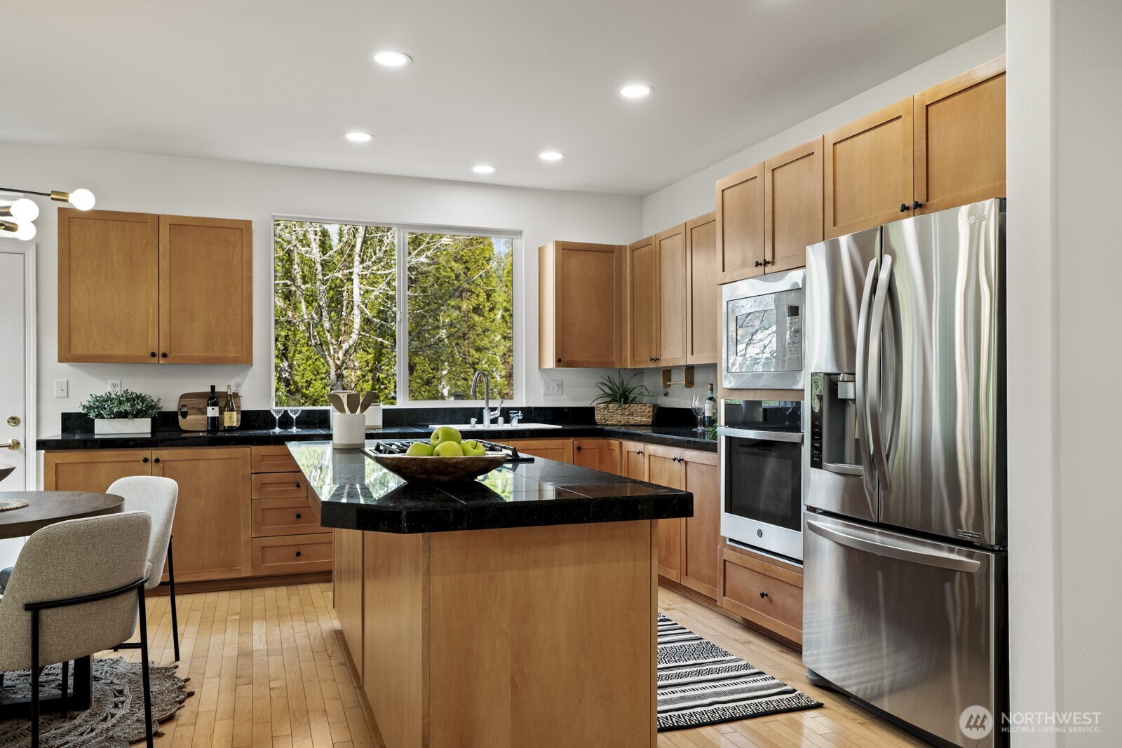 24022 SE 10th Street , Sammamish, WA 98075