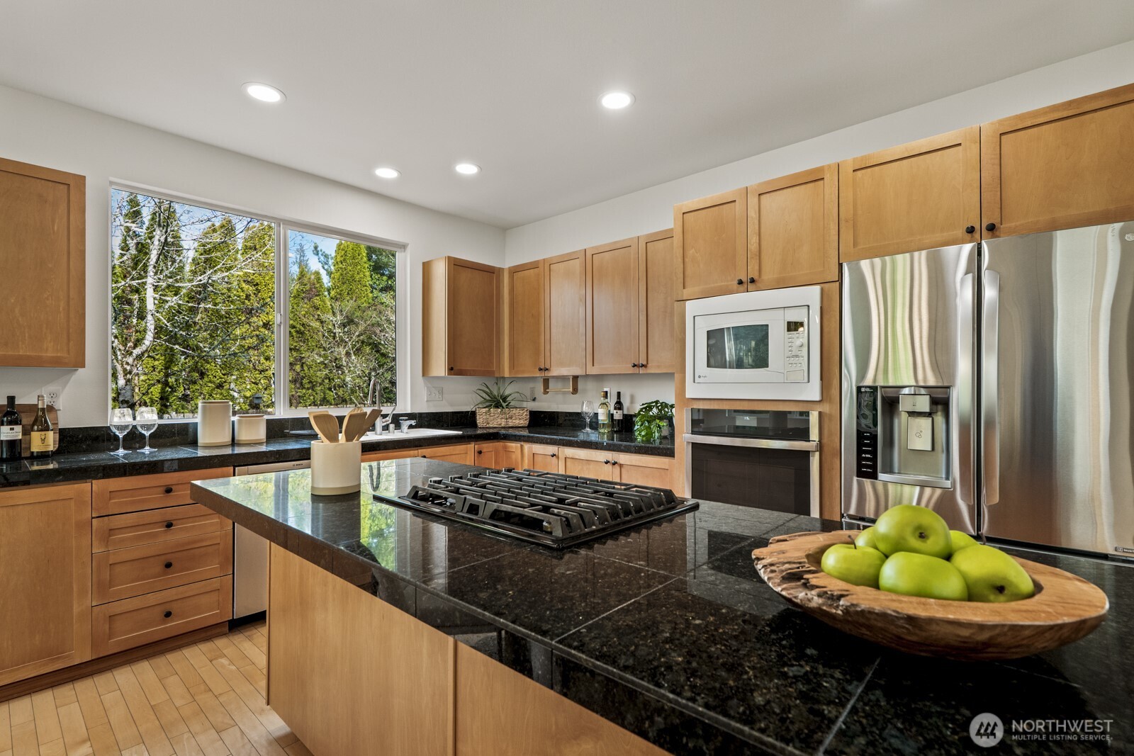 24022 SE 10th Street , Sammamish, WA 98075