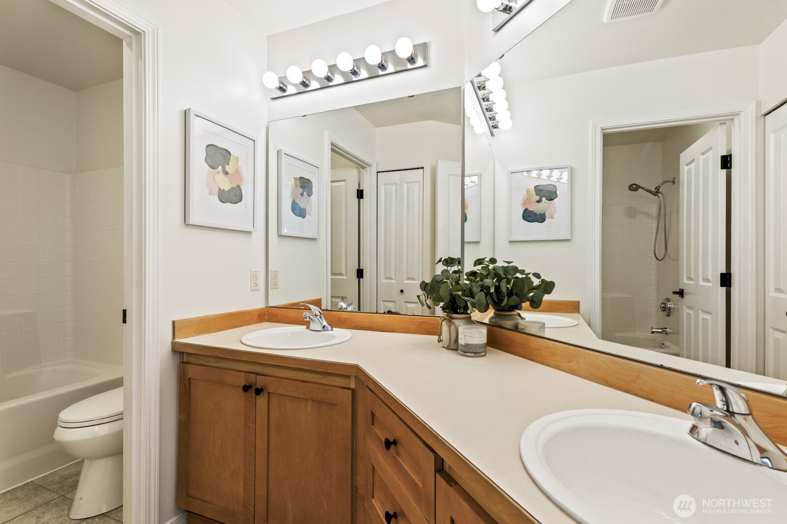 24022 SE 10th Street , Sammamish, WA 98075