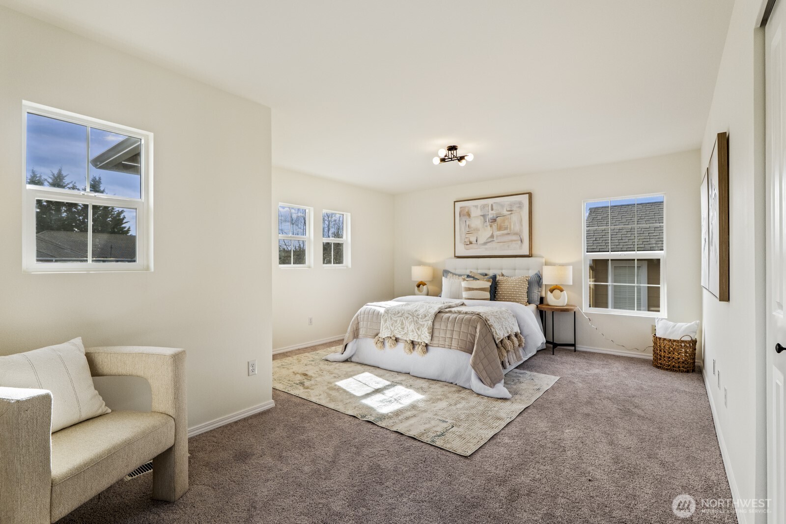 24022 SE 10th Street , Sammamish, WA 98075