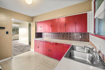 946 N 86th Street , Seattle, WA 98103 - Photo 7