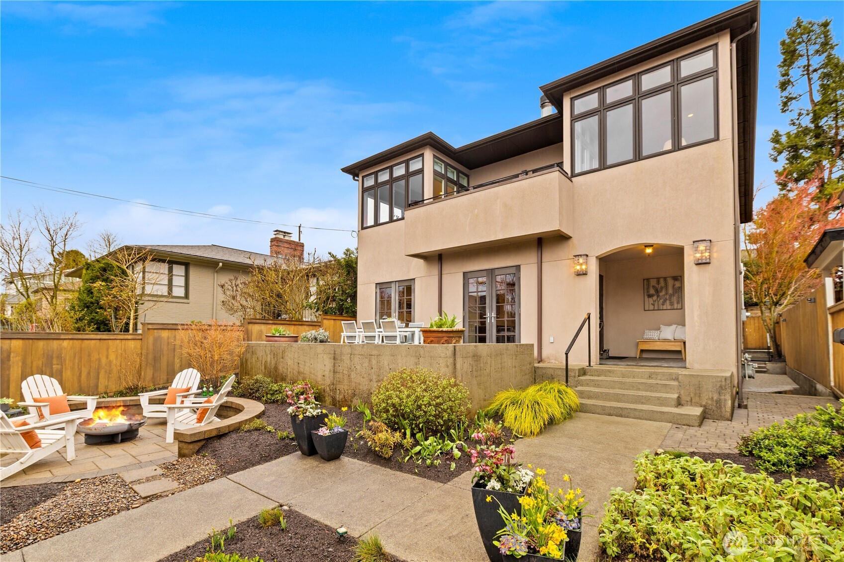3773 SW Grayson Street , Seattle, WA 98126