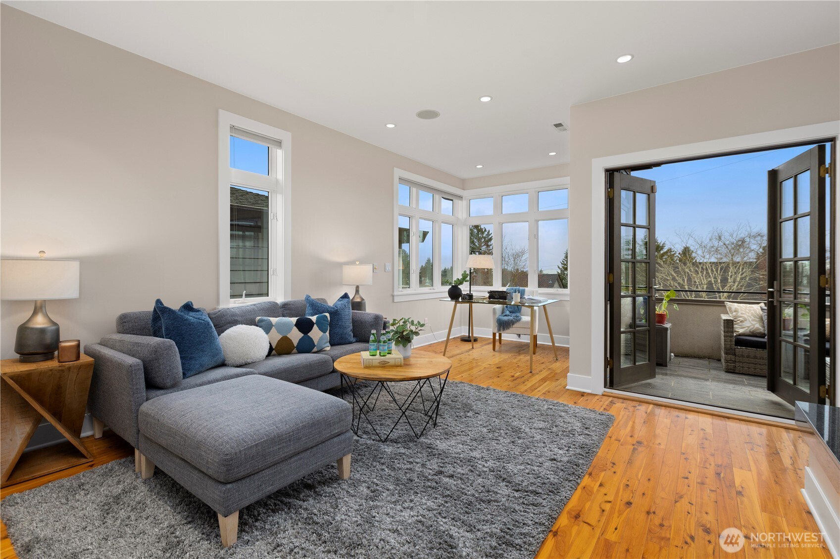 3773 SW Grayson Street , Seattle, WA 98126