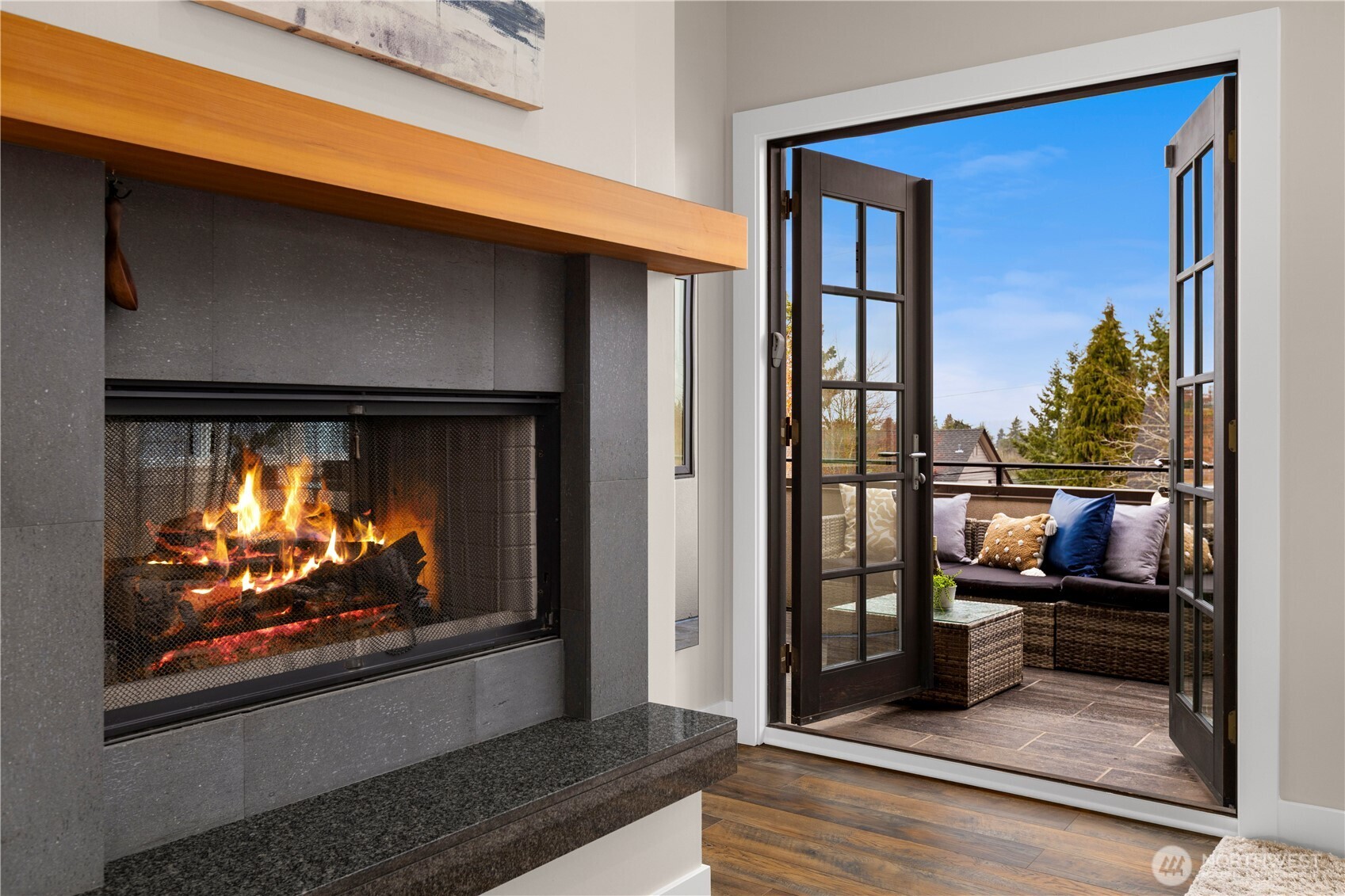 3773 SW Grayson Street , Seattle, WA 98126