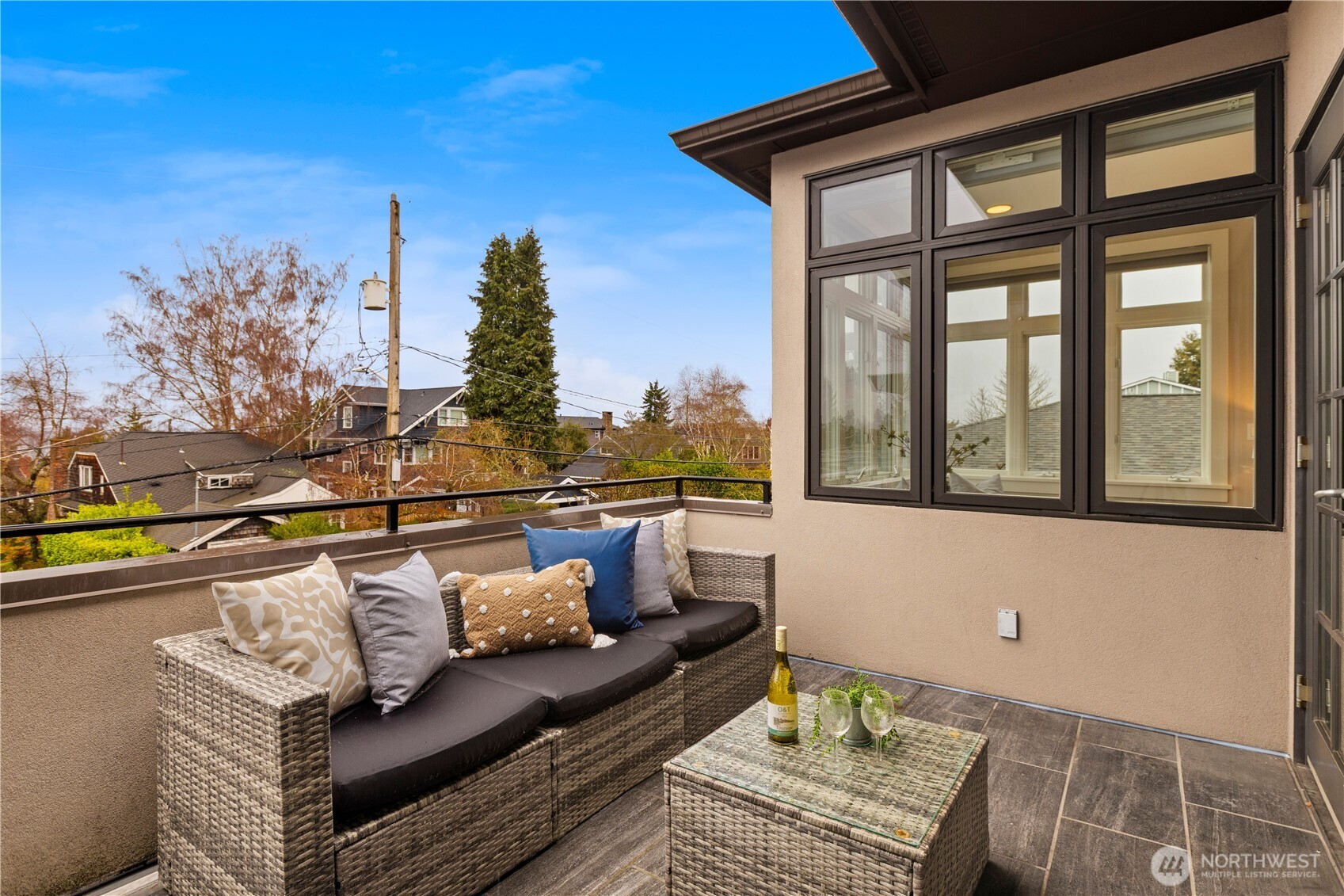 3773 SW Grayson Street , Seattle, WA 98126