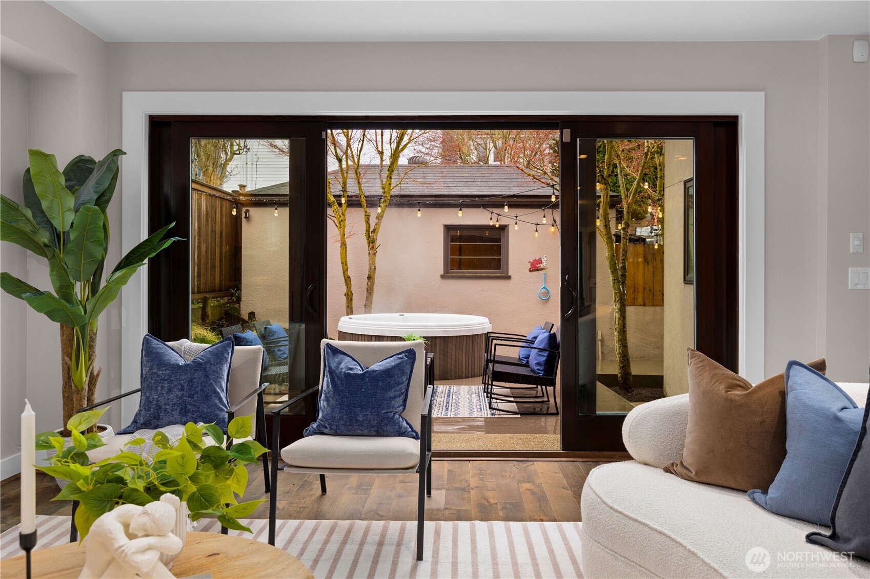 3773 SW Grayson Street , Seattle, WA 98126