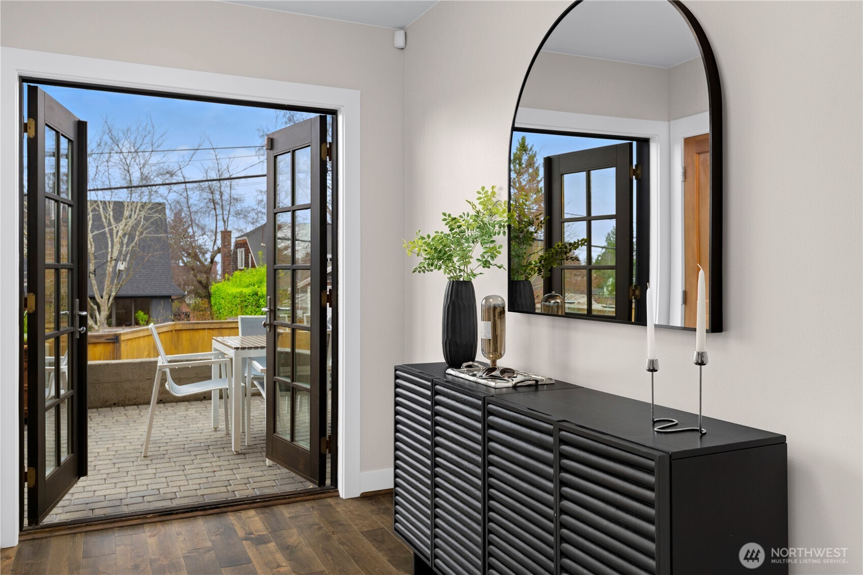 3773 SW Grayson Street , Seattle, WA 98126