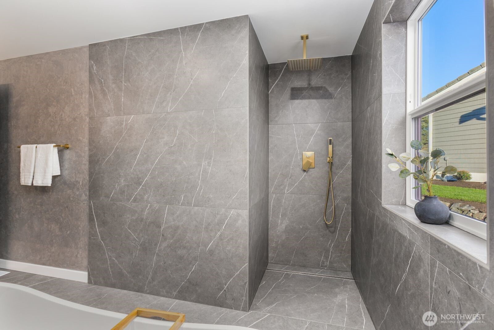 6710 N Parkview Lane , Tacoma, WA 98407