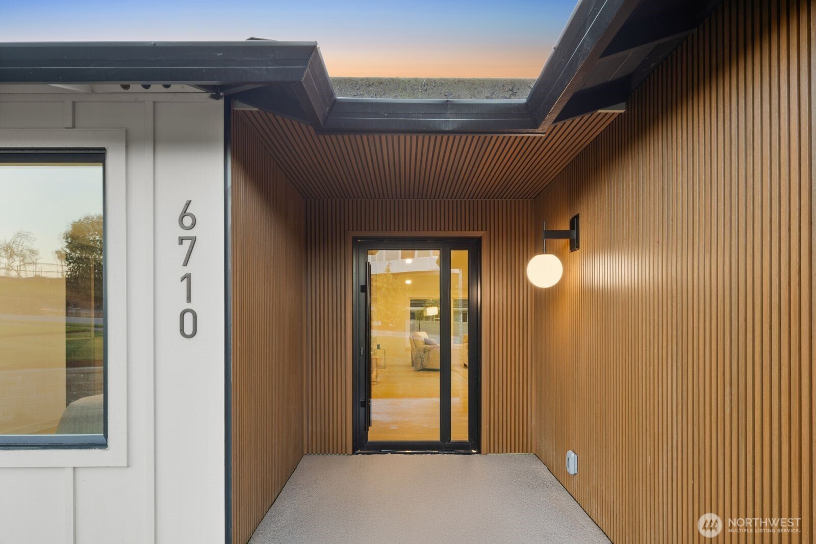 6710 N Parkview Lane , Tacoma, WA 98407